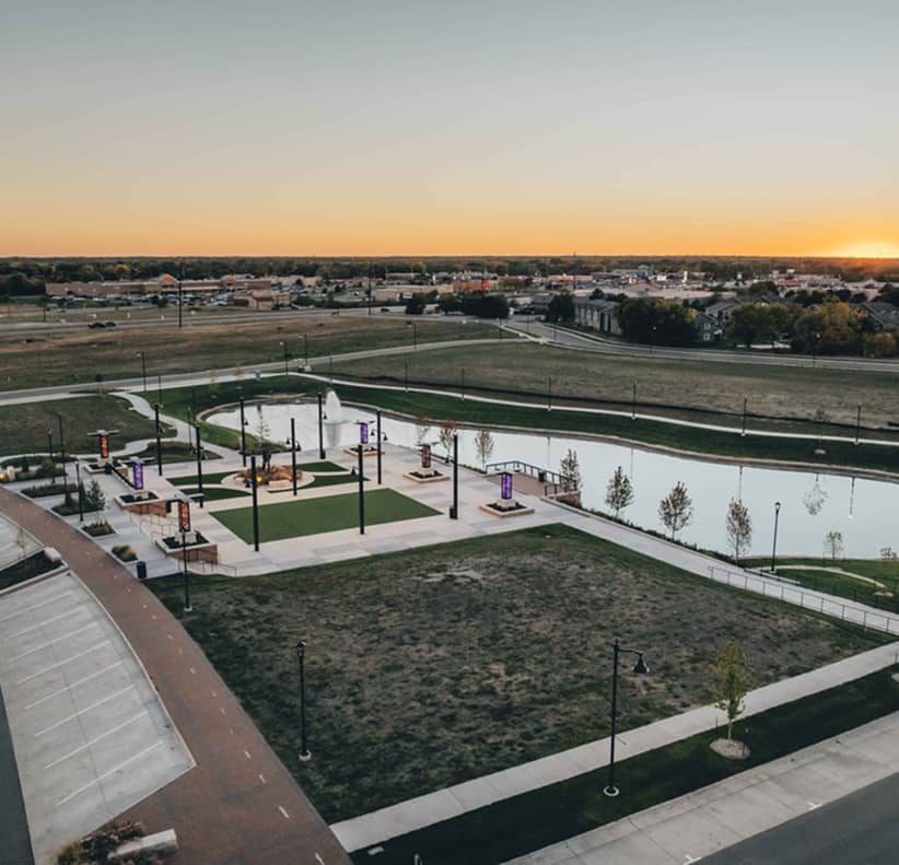 outdoor retail space land